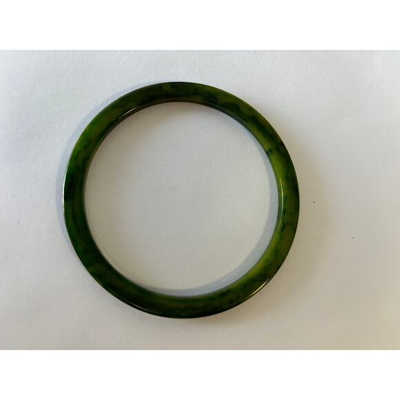 Vintage Green Bakelite Thin Bangle Bracelet - Picture 1 of 3